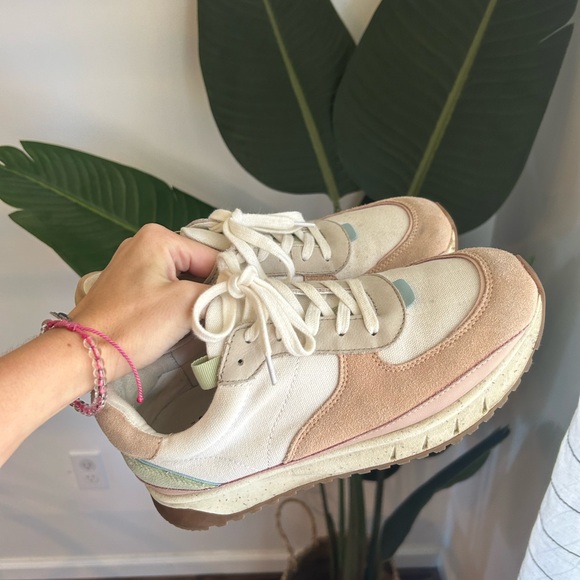 Madewell White and Pink Sneakers - Picture 8 of 8